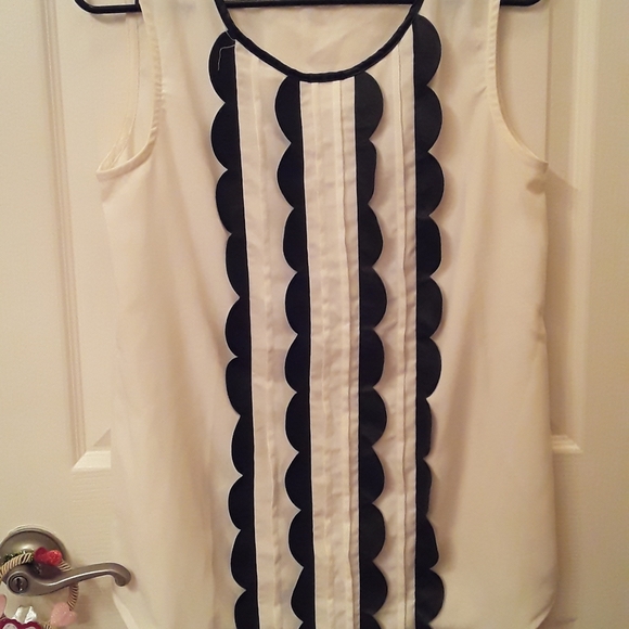 Top - Picture 2 of 2